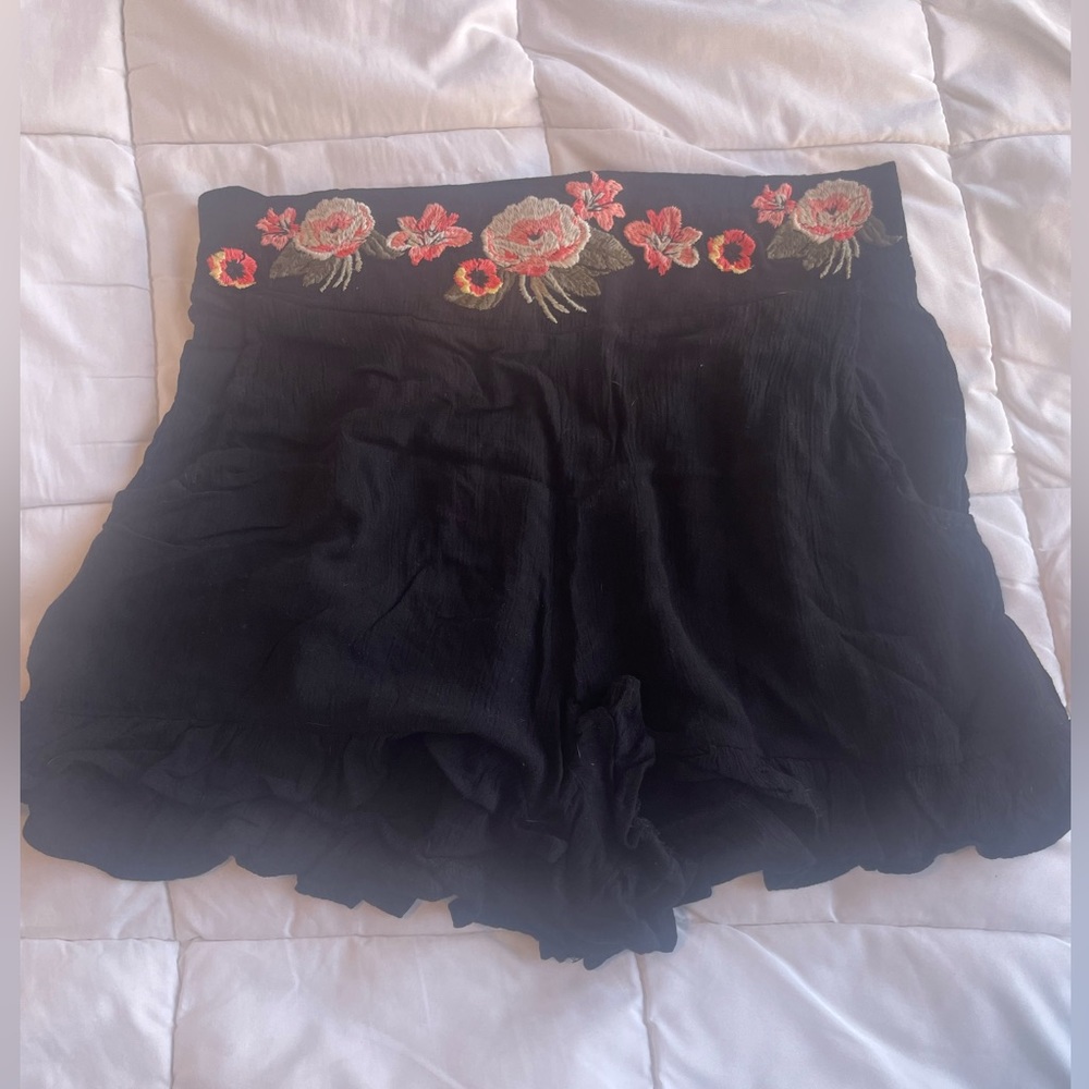 Embroidered cotton shorts